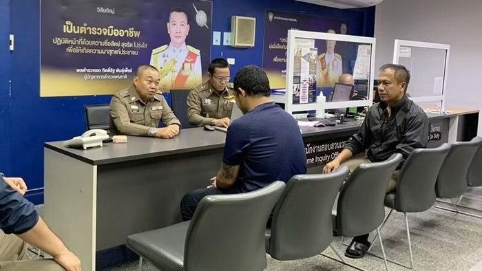 Nghi phạm thú nhận hành vi của mình tại nơi thẩm vấn.