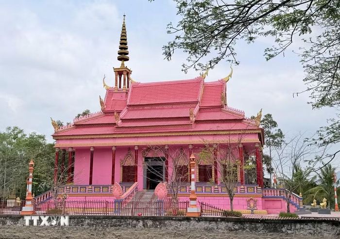 Chùa Hàng Còng là điểm đến văn hóa, tâm linh đặc sắc của cộng đồng Khmer ở An Giang. (Ảnh: Thanh Sang/TTXVN)