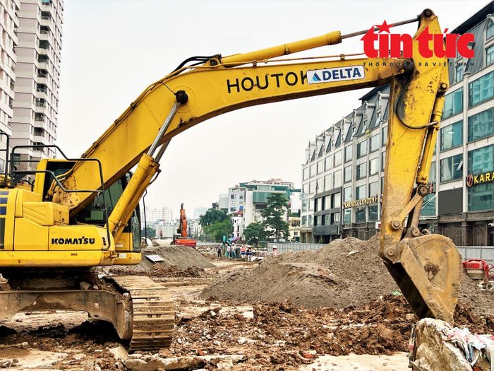 Ban Quản lý dự án Đầu tư xây dựng công trình giao thông TP Hà Nội cho biết, 3 đoạn tuyến đường Vành đai 2,5 dự kiến hoàn thành trong quý IV năm 2026, góp phần tạo diện mạo mới cho đô thị dọc tuyến và giảm ùn tắc nội đô.