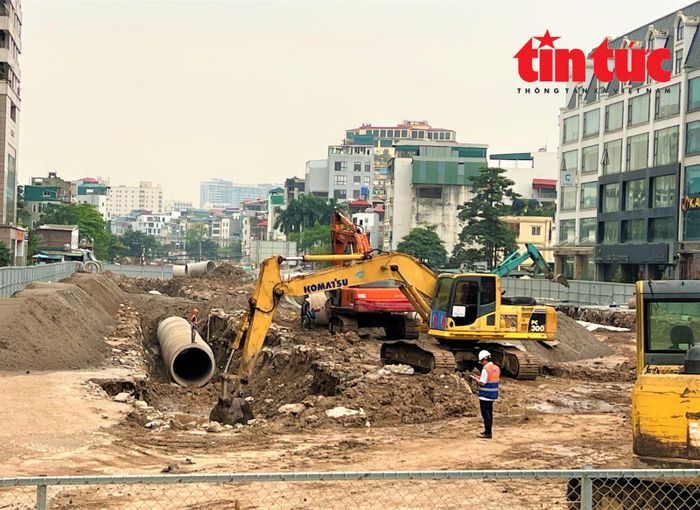 Theo thiết kế, đoạn khu đô thị mới Dịch Vọng - Dương Đình Nghệ có chiều dài khoảng 710m, mặt đường 50m.