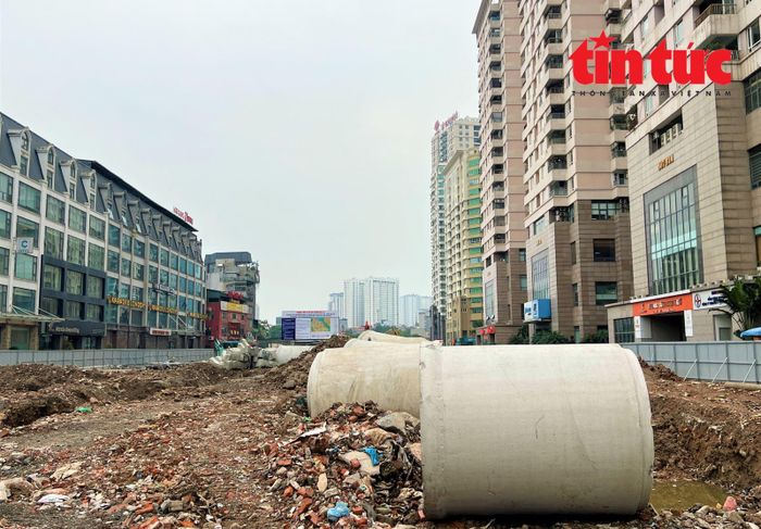 Đường vành đai 2,5 bắt đầu từ khu đô thị mới Ciputra, điểm kết thúc gần cầu Thanh Trì, tổng chiều dài tuyến khoảng 19,64km. Đây là tuyến giao thông quan trọng, nằm giữa Vành đai 2 và Vành đai 3, có vai trò kết nối liên khu vực, thúc đẩy phát triển thương mại, dịch vụ của Thủ đô Hà Nội.