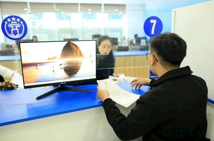 Việc phân cấp, ủy quyền đã tạo ra lợi ích kinh tế gián tiếp ước tính hàng nghìn tỷ đồng mỗi năm thông qua việc giải phóng 32 triệu giờ lao động. Ảnh: N.M