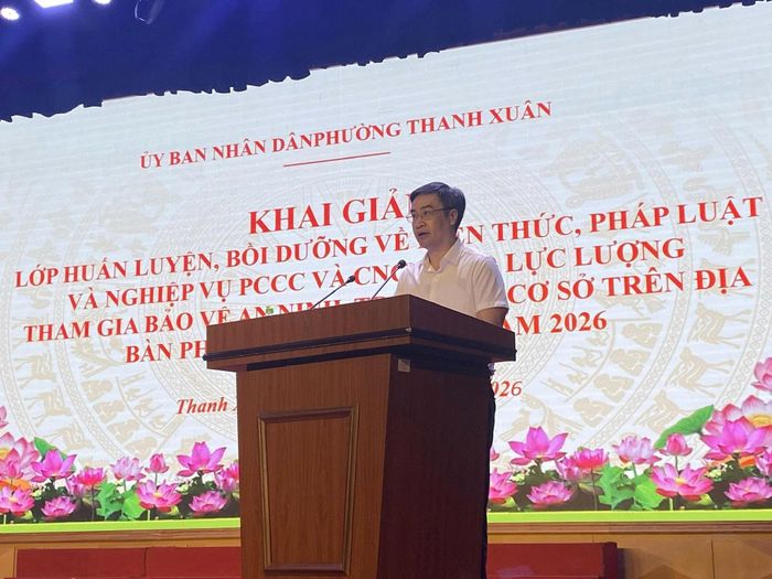Đồng chí Nguyễn Hồng Quân - Phó Chủ tịch UBND phường Thanh Xuân phát biểu khai mạc. Ảnh: Ngọc Linh