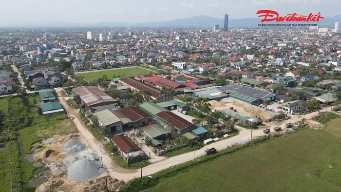 CCN nằm giữa vùng đô thị đã ảnh hưởng đến cộng đồng dân cư cũng như doanh nghiệp. Ảnh: CK.