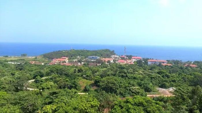 Cồn Cỏ - chấm xanh bình yên giữa mênh mông biển khơi.