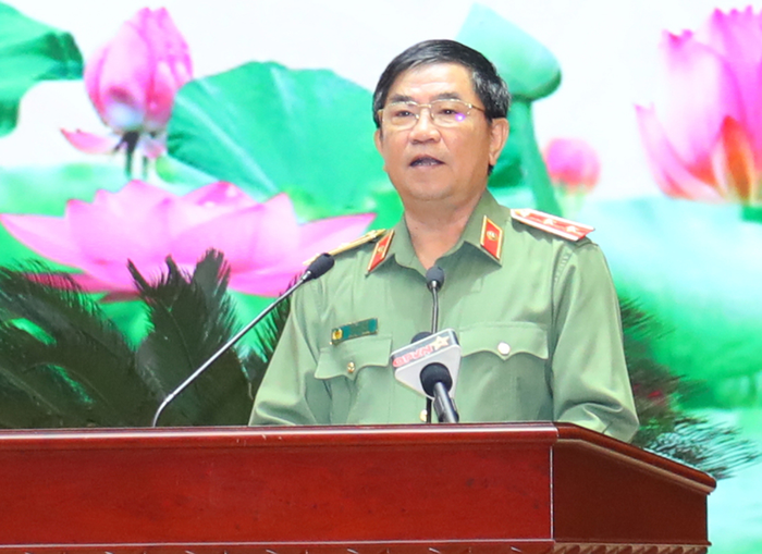 Trung tướng, GS Trần Vi Dân. 