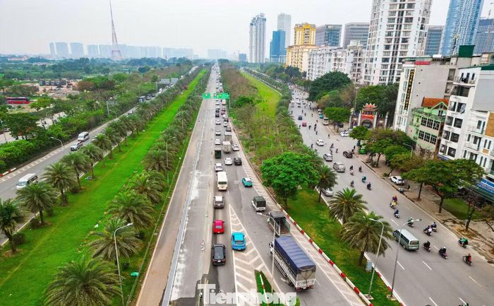 Khi hoàn thành, tuyến metro số 5 sẽ đóng vai trò là trục giao thông quan trọng phía Tây Thủ đô, kết nối trung tâm Ba Đình với đô thị vệ tinh Hòa Lạc. Đây cũng là một trong những dự án hạ tầng trọng điểm, góp phần giảm áp lực giao thông, thúc đẩy phát triển kinh tế, xã hội và hướng tới hệ thống giao thông đô thị hiện đại, bền vững.