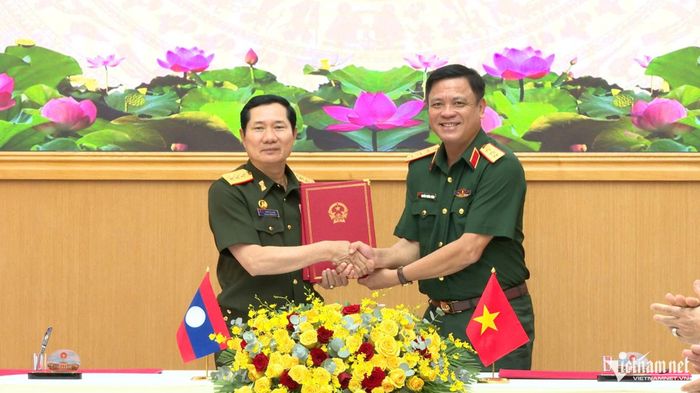 Hai bên ký kết Biên bản Đối thoại, tiếp tục khẳng định quyết tâm tăng cường quan hệ hợp tác quốc phòng Việt Nam - Lào trong thời gian tới.