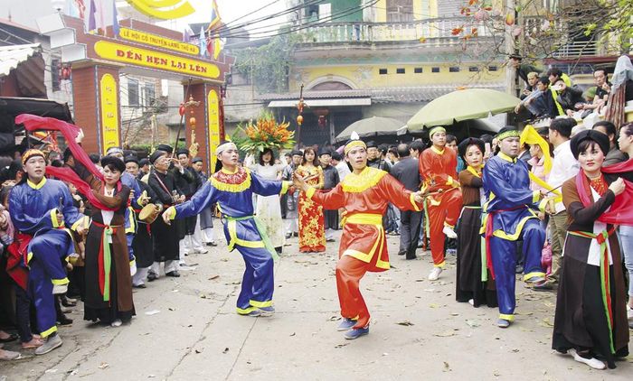  Lễ hội Thổ Hà. 