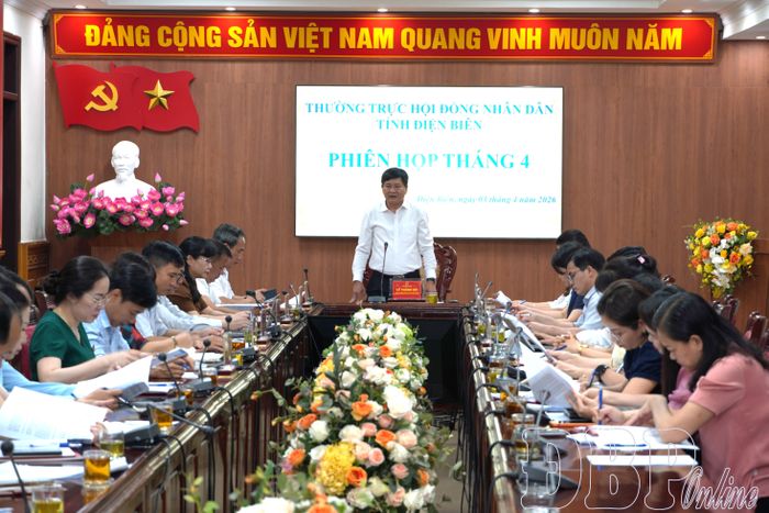 Đồng chí Lê Thành Đô, Phó Bí thư Thường trực Tỉnh ủy, Chủ tịch HĐND tỉnh chủ trì phiên họp.