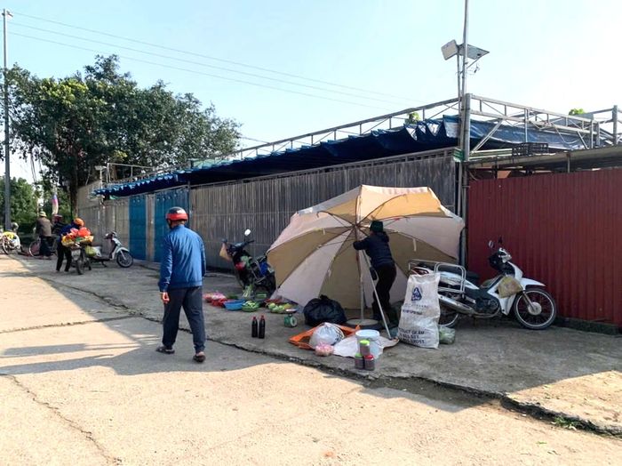 Tình trạng lấn chiếm vỉa hè bày bán thực phẩm đã được dẹp bỏ ở phường Hà Huy Tập.