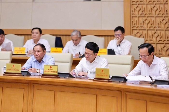 Lãnh đạo các Bộ, ngành tham dự phiên họp