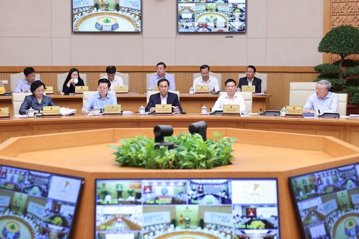 Các đồng chí Phó Thủ tướng: Nguyễn Hòa Bình, Hồ Đức Phớc, Bùi Thanh Sơn, Mai Văn Chính, Phạm Thị Thanh Trà dự Hội nghị.