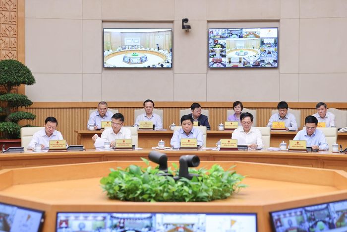 Các đồng chí Phó Thủ tướng: Trần Hồng Hà, Lê Thành Long, Nguyễn Chí Dũng, Hồ Quốc Dũng dự Hội nghị.