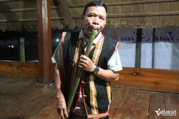 Theo nghệ nhân Phông Quốc Quyền, đinh tút là "linh hồn" của người Gié Triêng.