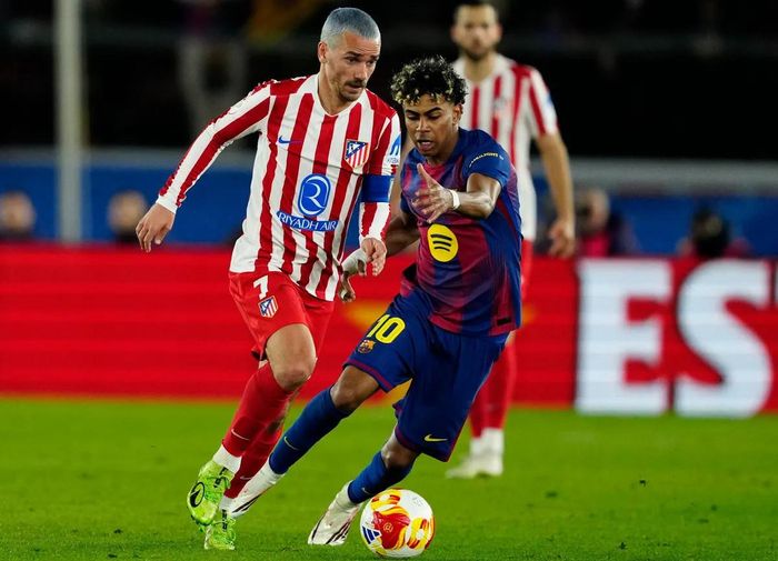 Phía trước Griezmann và Atletico là 3 trận quan trọng với Barca. Ảnh: EFE 