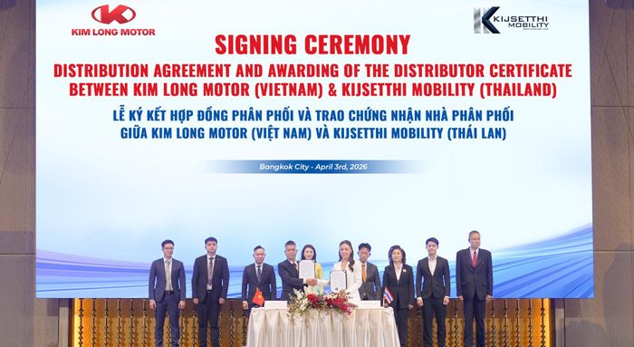 Kim Long Motor ký kết thỏa thuận hợp tác với Công ty Kijsetthi Mobility về việc phân phối các dòng sản phẩm xe bus thương hiệu Kim Long tại thị trường Thái Lan.