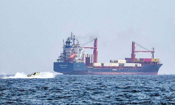  Tàu hàng ở eo biển Hormuz. 
