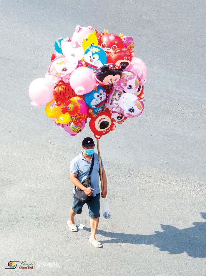 Mưu sinh. Ảnh: Phạm Lê Dũng