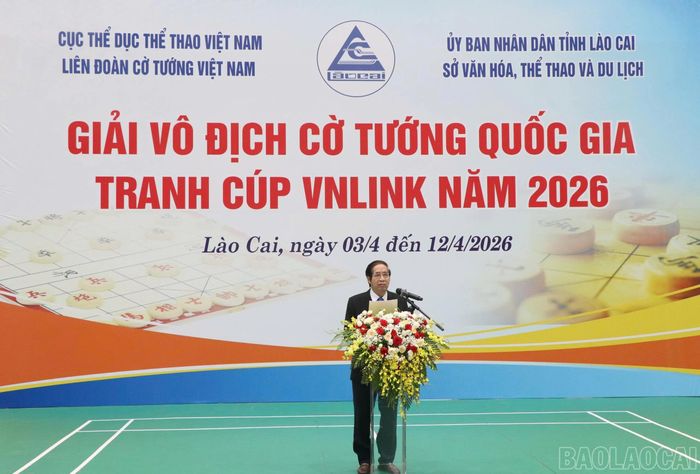 Đồng chí Lưu Đức Hải - Phó Chủ tịch Liên đoàn cờ tướng Việt Nam phát biểu tại buổi lễ khai mạc giải.