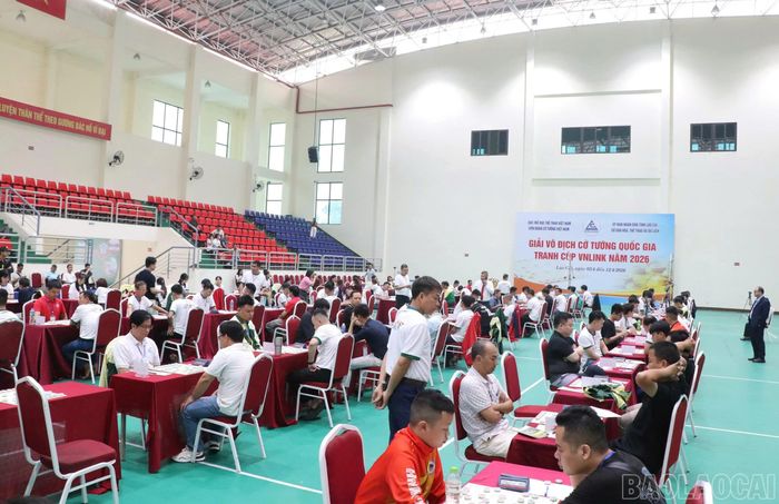 Ngay sau lễ khai mạc đã diễn ra những ván đấu đầu tiên của giải.