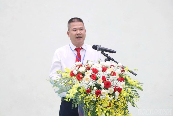 Đại diện trọng tài phát biểu tại lễ khai mạc giải.