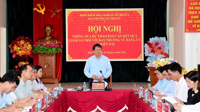Đồng chí Hà Trung Kiên, Ủy viên Ban Thường vụ Tỉnh ủy, Phó Chủ tịch Thường trực Ủy ban MTTQ Việt Nam tỉnh,Trưởng đoàn kiểm tra, giám sát số 285 phát biểu tại Hội nghị.
