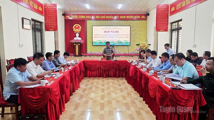 Đồng chí Chủ nhiệm UBKT Tỉnh ủy Nguyễn Hưng Vượng chủ trì buổi làm việc vớ Đảng ủy xã Việt Lâm.