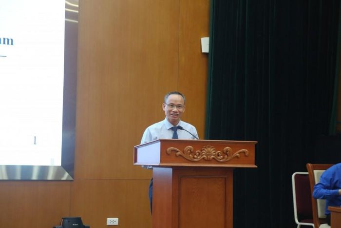 TS. Cấn Văn Lực phát biểu tại hội nghị. Ảnh: Thu Hương.