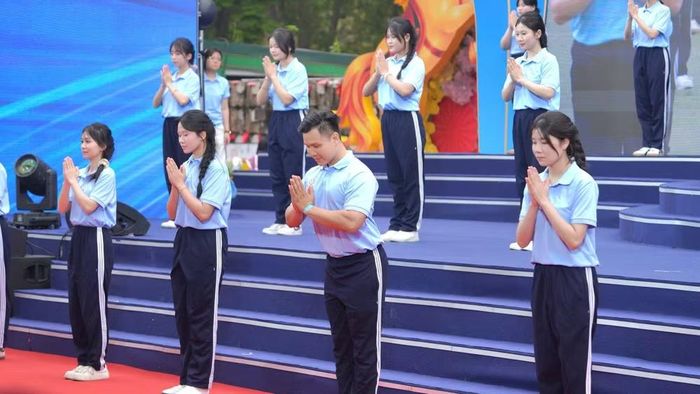  Trọng tâm của bài tập dưỡng sinh hướng tới lưu thông khí huyết, điều hòa cơ thể, dưỡng thần, tăng cường gân cốt và nâng cao sức bền. 