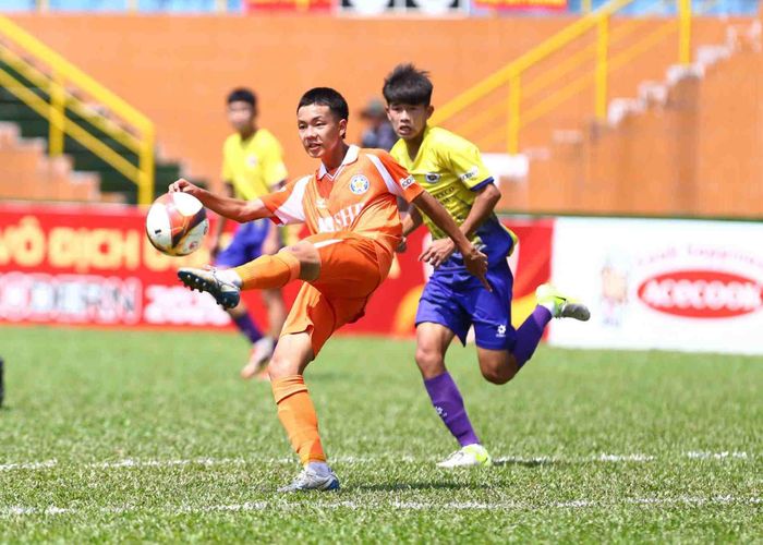 Hà Nội thua SHB.Đà Nẵng và... dắt tay nhau vào tứ kết