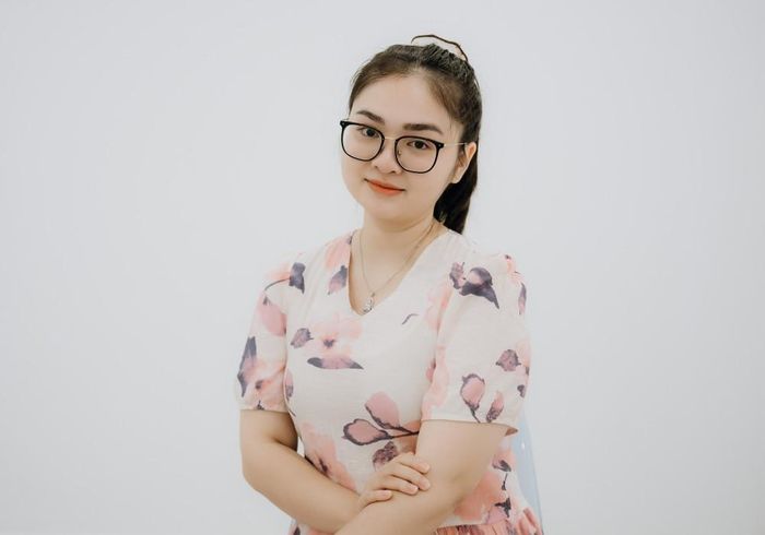 Thiện Nhân và gia đình từng xảy ra nhiều mâu thuẫn. Cô dọn ra ở riêng, sống cùng người tình đồng giới tên Ngân Trác. 
