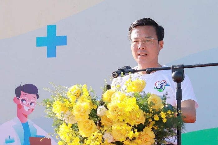 Đồng chí Đinh Văn Tuấn, Phó Chủ tịch UBND tỉnh Lâm Đồng chỉ đạo tại buổi lễ
