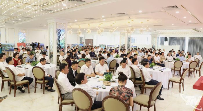 Quang cảnh chương trình "Trà sáng cùng doanh nhân".