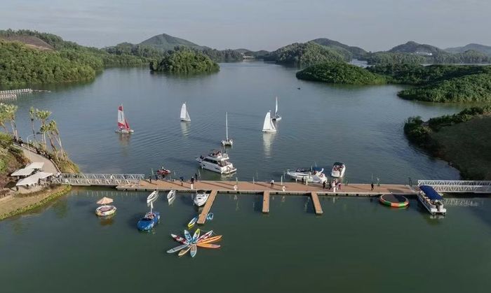 Một góc Khu du lịch hồ Núi Cốc.