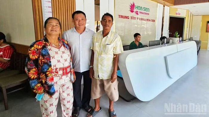 Nụ cười vui của bệnh nhân nghèo sau mỗi lần đến khám miễn phí tại Trung tâm Y khoa đa khoa Hoa Sen.