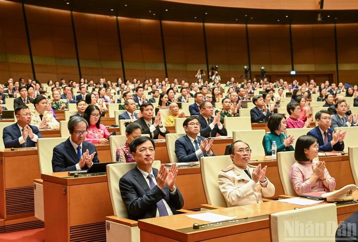 Đoàn Đại biểu Quốc hội khóa XVI thành phố Hà Nội tham dự phiên khai mạc.