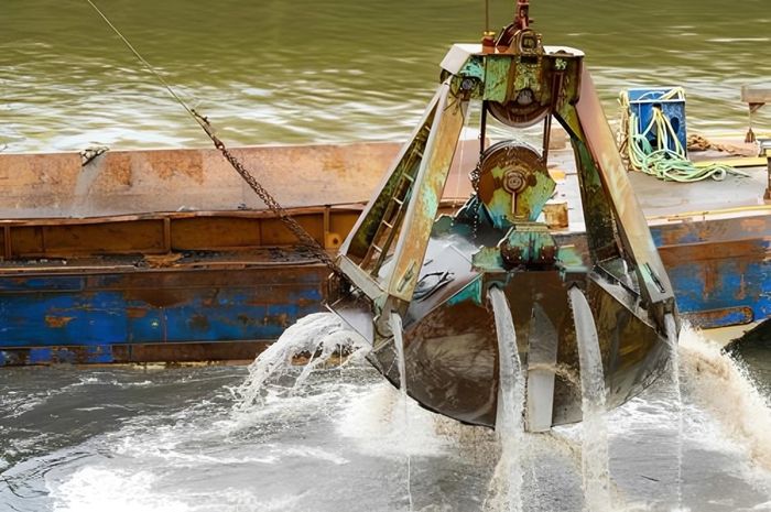Mẫu bùn biển thu hồi từ Minamitorishima chứa nhiều nguyên tố đất hiếm quan trọng, không thể thiếu trong sản xuất xe điện, tua-bin gió và chip bán dẫn. Ảnh: Marine Technology News