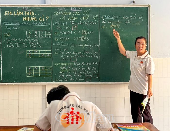 Cô Thanh dạy các lớp lớn hơn nên cần nhiều sự uốn nắn về cách học lẫn kiến thức.