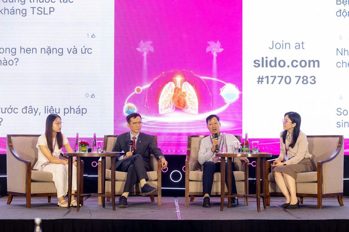 Các chuyên gia tham dự chương trình tại Hà Nội.