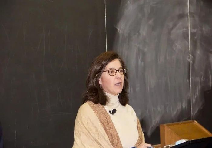  Mona Yacoubian, Giám đốc chương trình Trung Đông tại Trung tâm Nghiên cứu Chiến lược và Quốc tế (CSIS). Ảnh: Buckley Beacon. 