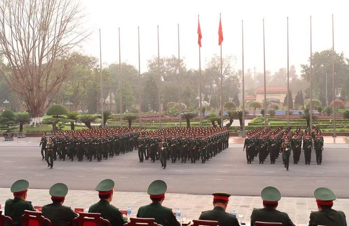 Quang cảnh buổi thông qua.