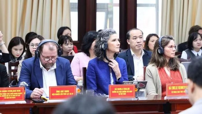 Đại diện Ðan Mạch tham dự một hội thảo chia sẻ kinh nghiệm về hợp tác hành chính công giữa Bắc Âu và Việt Nam vừa mới đây tại Hà Nội.