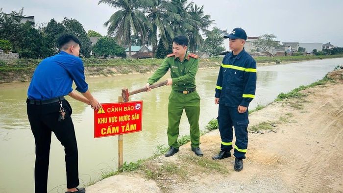 Tăng cường lắp biển cảnh báo tại các khu vực nguy hiểm.
