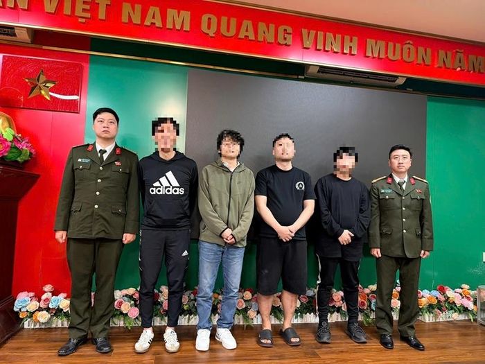Một ổ nhóm người nước ngoài hoạt động lừa đảo bị Công an TP Hà Nội phát hiện. Ảnh: CAHN