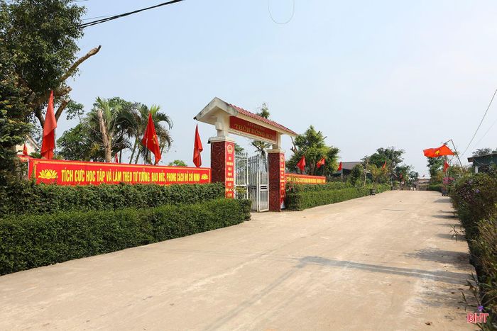 Một góc nông thôn mới thôn Đông Sơn, xã Kỳ Xuân.