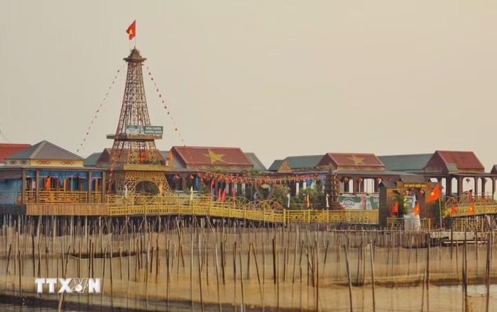 Phá Tam Giang với vẻ đẹp hoang sơ, lãng mạn lúc bình minh. (Ảnh: Văn Dũng/TTXVN)