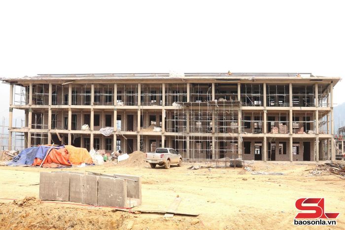 Dự án Trường Phổ thông nội trú liên cấp Tiểu học - THCS xã Lóng Phiêng.