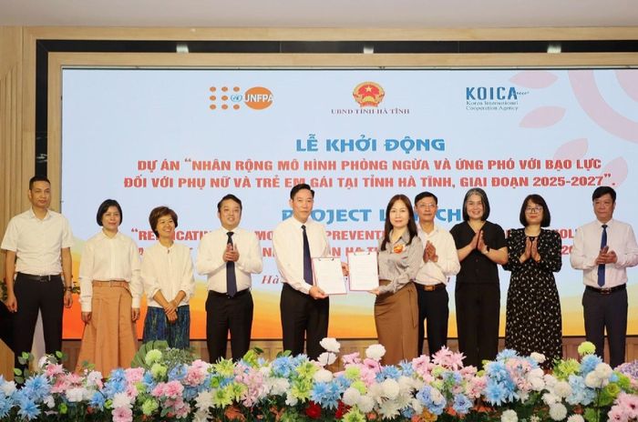 Lễ trao biên bản thỏa thuận hợp tác giữa tỉnh Hà Tĩnh và Quỹ Dân số Liên Hợp Quốc (UNFPA) về hỗ trợ kỹ thuật thực hiện Dự án Nhân rộng mô hình phòng ngừa và ứng phó bạo lực đối với phụ nữ và trẻ em gái tại Hà Tĩnh, giai đoạn 2025 – 2027