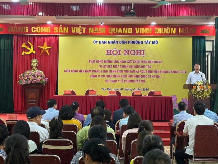 Phó Chủ tịch UBND phường Tây Mỗ Nguyễn Mạnh Hùng phát biểu tại hội nghị. Ảnh: PV